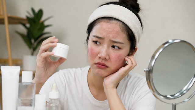 Kenali Ciri-Ciri Muka Tidak Cocok Skincare Sebelum Semakin Parah